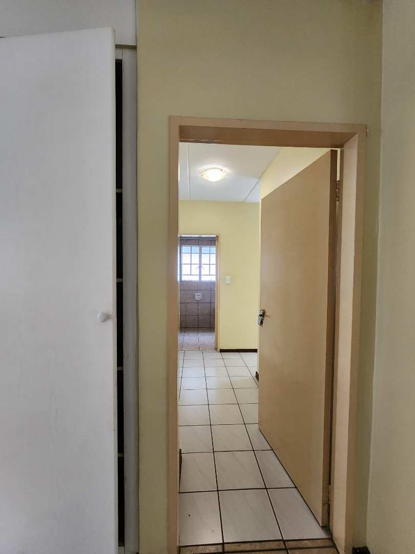To Let 3 Bedroom Property for Rent in Sonneglans Gauteng