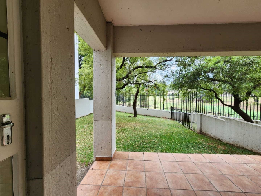 To Let 3 Bedroom Property for Rent in Sonneglans Gauteng