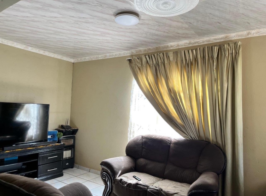 To Let 3 Bedroom Property for Rent in Roodekop Gauteng