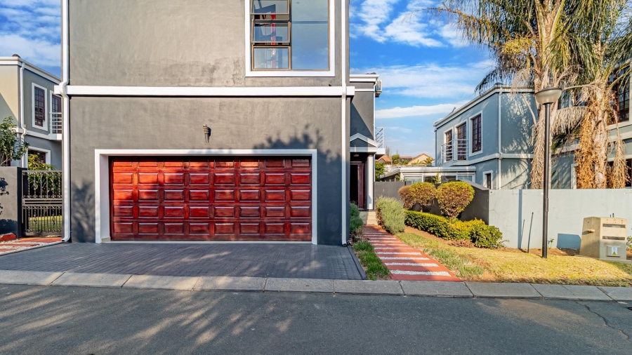 3 Bedroom Property for Sale in Carlswald Gauteng