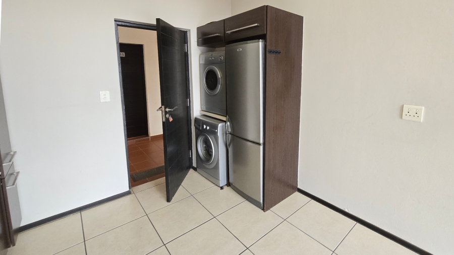 To Let 2 Bedroom Property for Rent in Modderfontein Gauteng