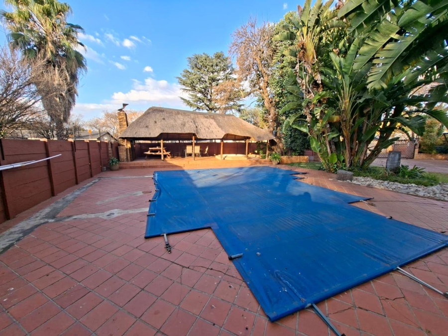 To Let 4 Bedroom Property for Rent in Buccleuch Gauteng