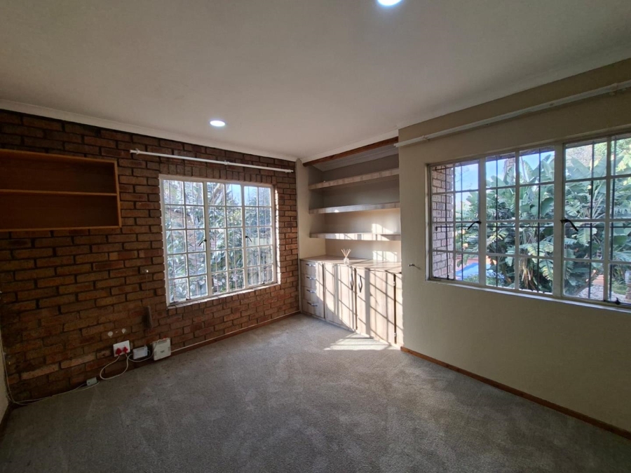 To Let 4 Bedroom Property for Rent in Buccleuch Gauteng