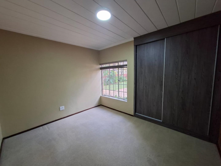 To Let 4 Bedroom Property for Rent in Buccleuch Gauteng