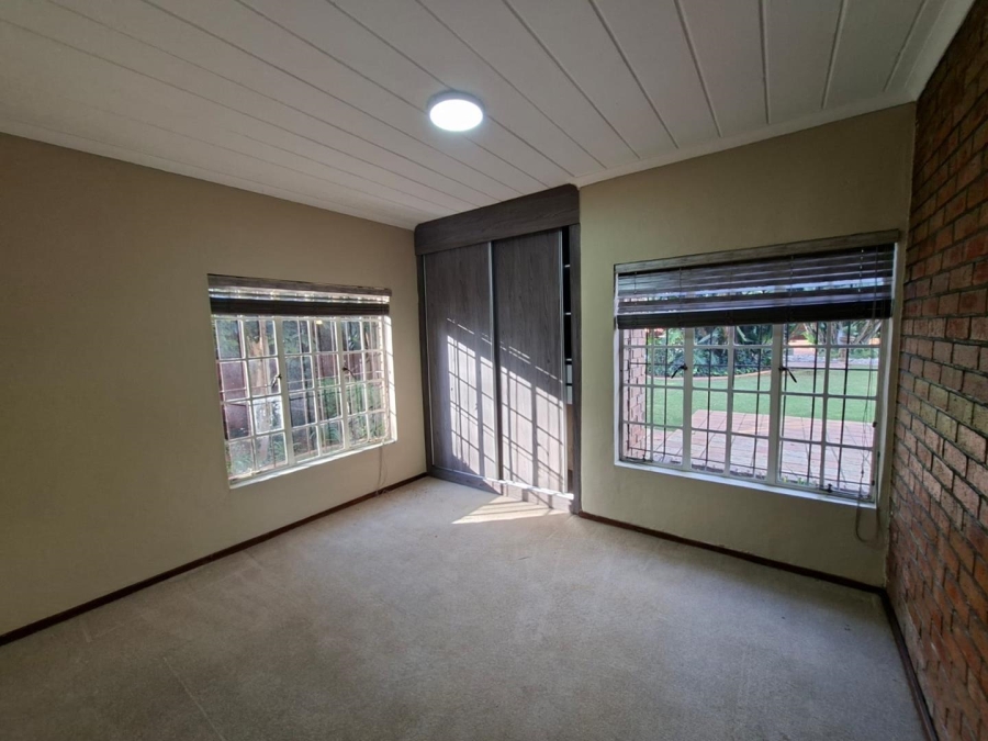 To Let 4 Bedroom Property for Rent in Buccleuch Gauteng