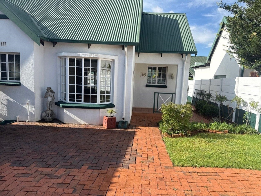 To Let 2 Bedroom Property for Rent in Bergbron Gauteng