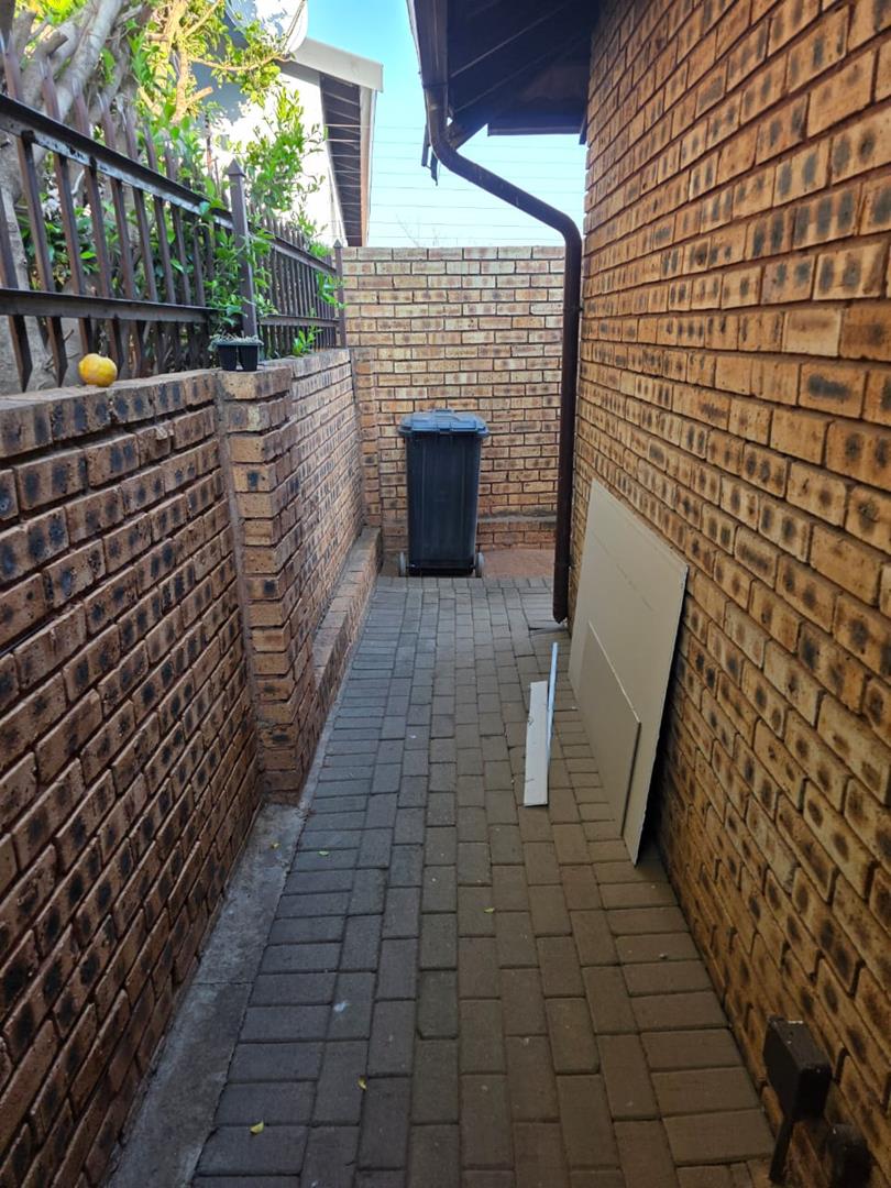 2 Bedroom Property for Sale in Amandasig Gauteng