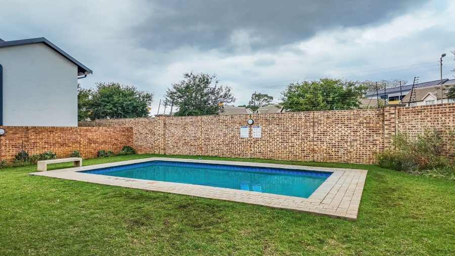 2 Bedroom Property for Sale in Willow Park Manor Gauteng