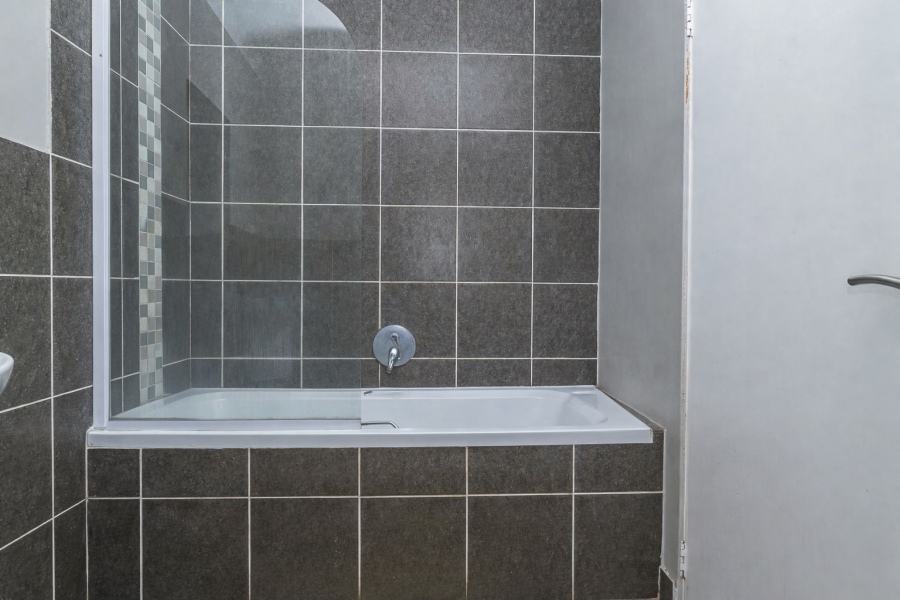 2 Bedroom Property for Sale in Willow Park Manor Gauteng