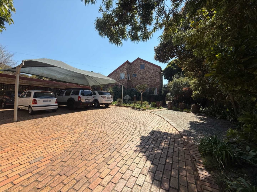 4 Bedroom Property for Sale in Florida Glen Gauteng