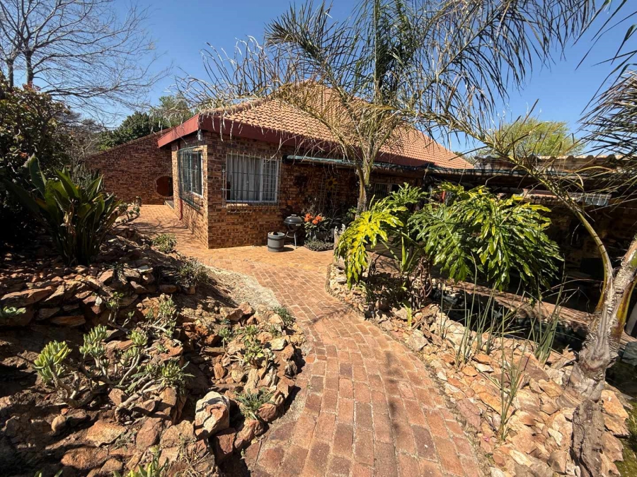 4 Bedroom Property for Sale in Florida Glen Gauteng
