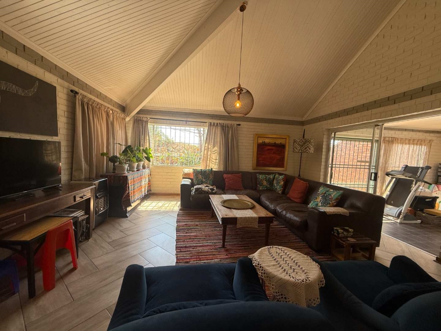 4 Bedroom Property for Sale in Florida Glen Gauteng