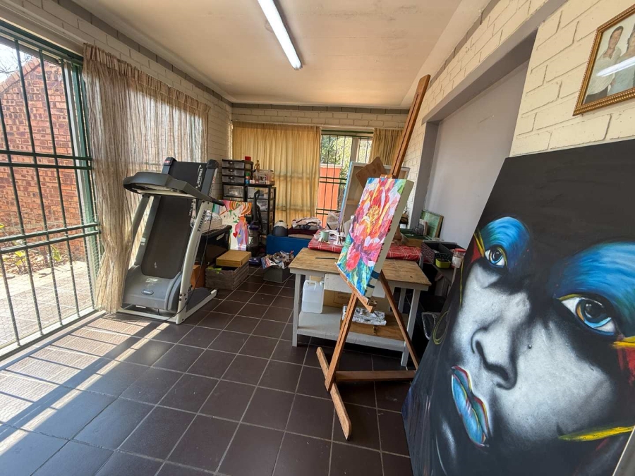 4 Bedroom Property for Sale in Florida Glen Gauteng