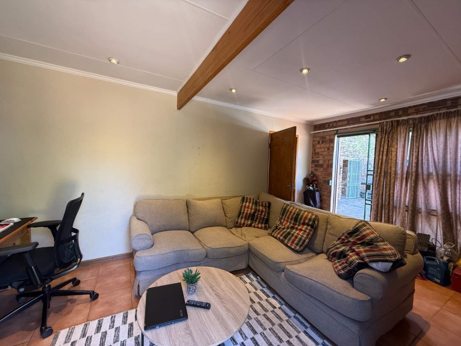 4 Bedroom Property for Sale in Florida Glen Gauteng