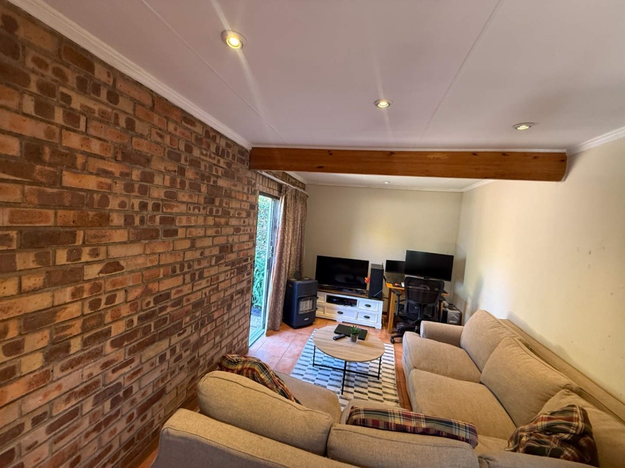 4 Bedroom Property for Sale in Florida Glen Gauteng