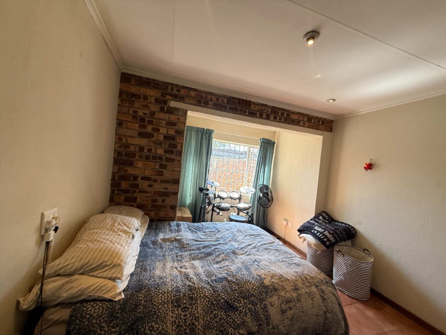 4 Bedroom Property for Sale in Florida Glen Gauteng