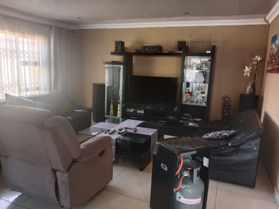 3 Bedroom Property for Sale in Diepkloof Zone 10 Gauteng