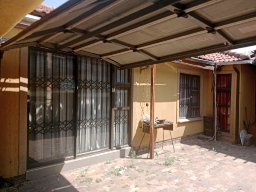 3 Bedroom Property for Sale in Diepkloof Zone 10 Gauteng