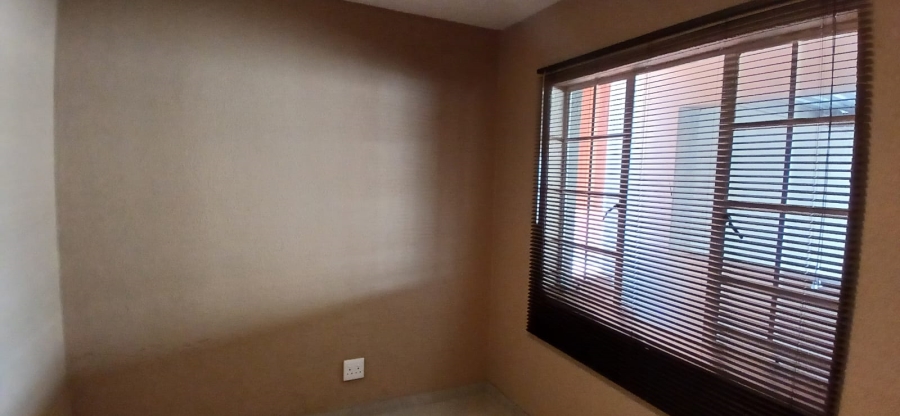 3 Bedroom Property for Sale in Glen Marais Gauteng