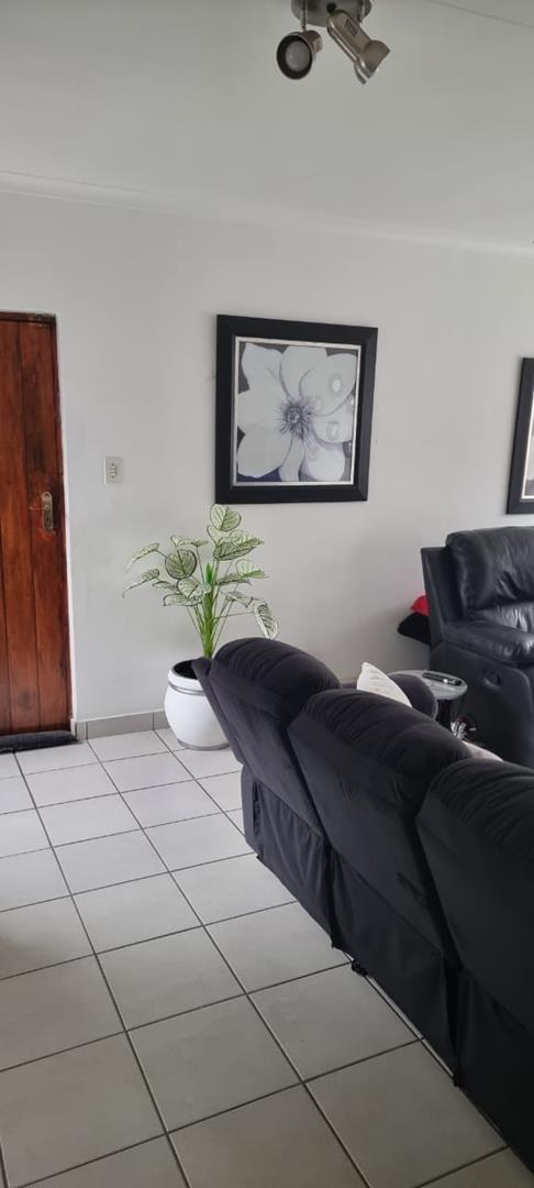 2 Bedroom Property for Sale in Glen Marais Ext 7 Gauteng