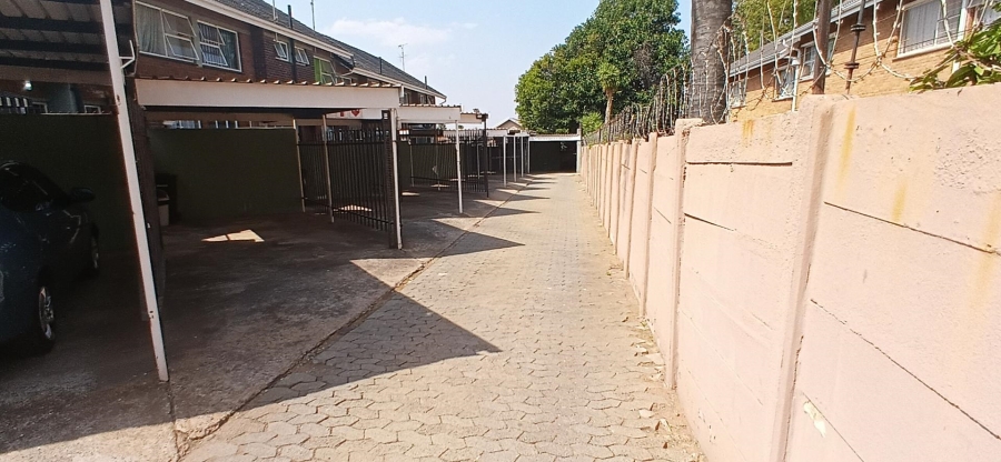 2 Bedroom Property for Sale in Birchleigh Gauteng