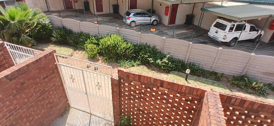 2 Bedroom Property for Sale in Birchleigh Gauteng