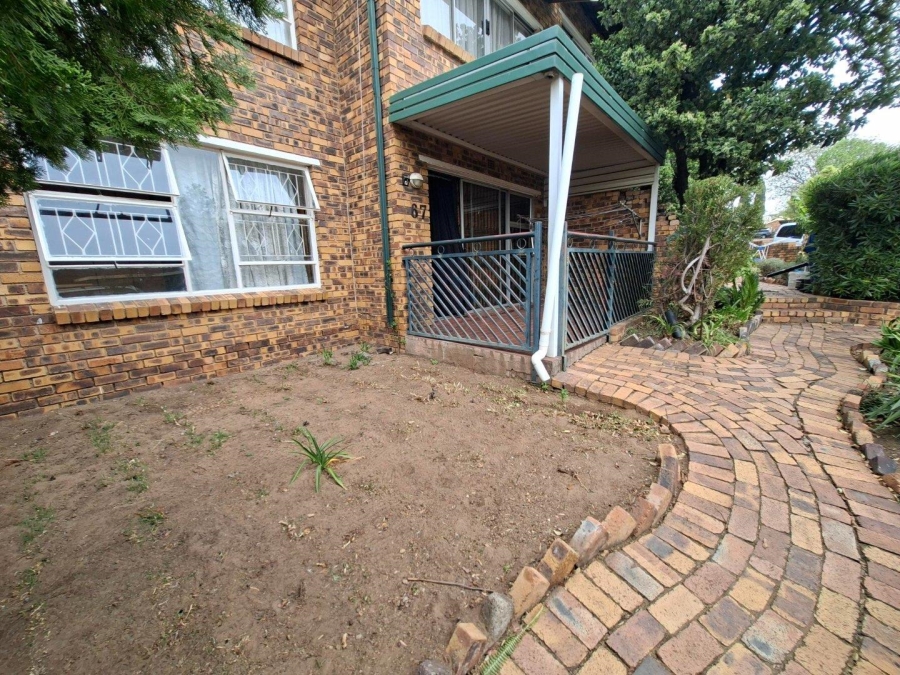 2 Bedroom Property for Sale in Buccleuch Gauteng