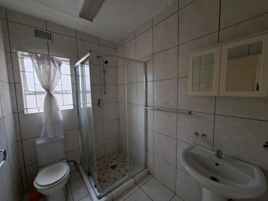 2 Bedroom Property for Sale in Buccleuch Gauteng
