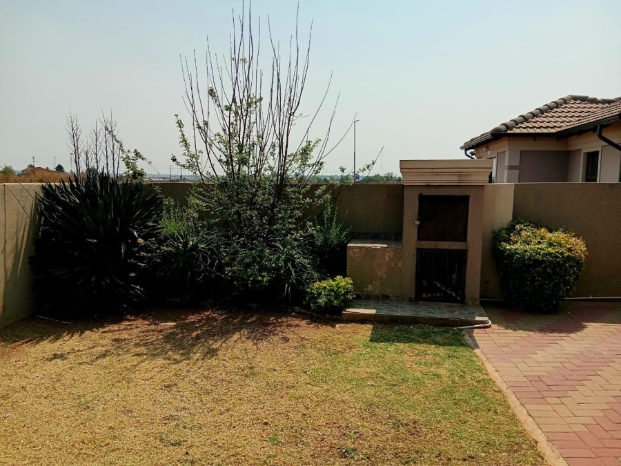 To Let 2 Bedroom Property for Rent in Alliance Gauteng