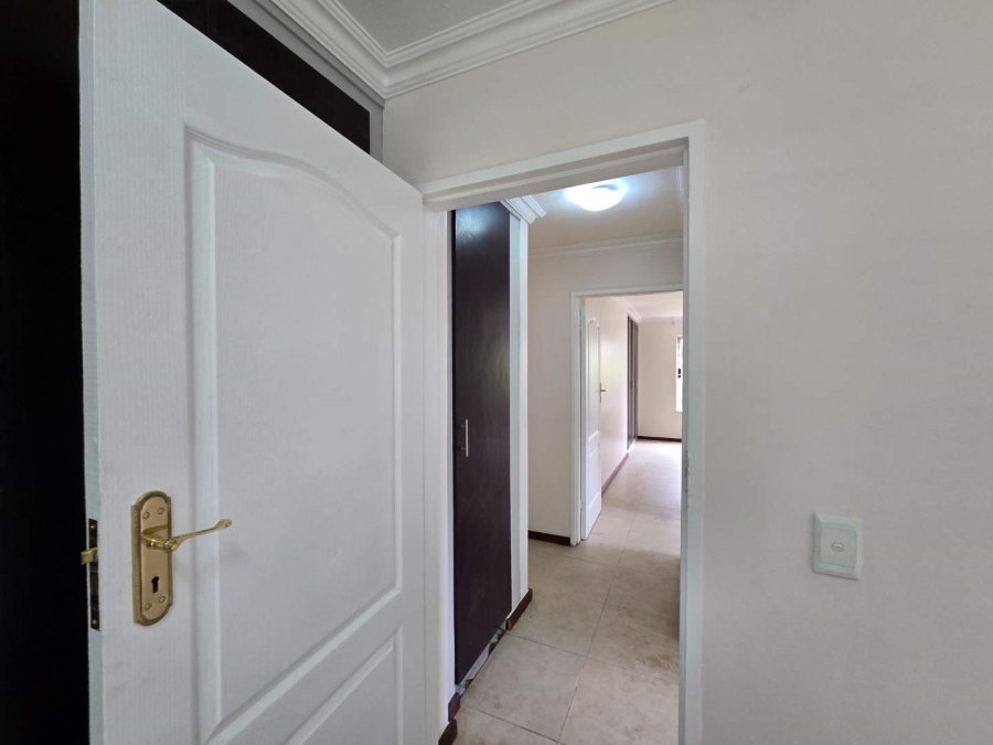 To Let 2 Bedroom Property for Rent in Sandown Gauteng
