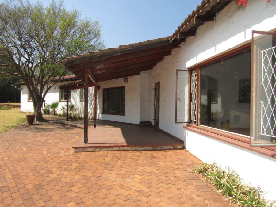 To Let 4 Bedroom Property for Rent in Waverley Gauteng