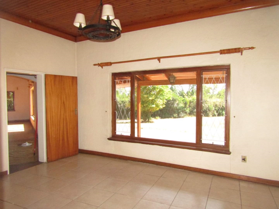 To Let 4 Bedroom Property for Rent in Waverley Gauteng