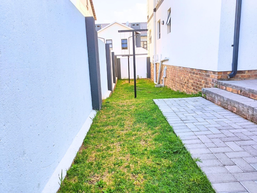 To Let 3 Bedroom Property for Rent in Glen Austin AH Gauteng