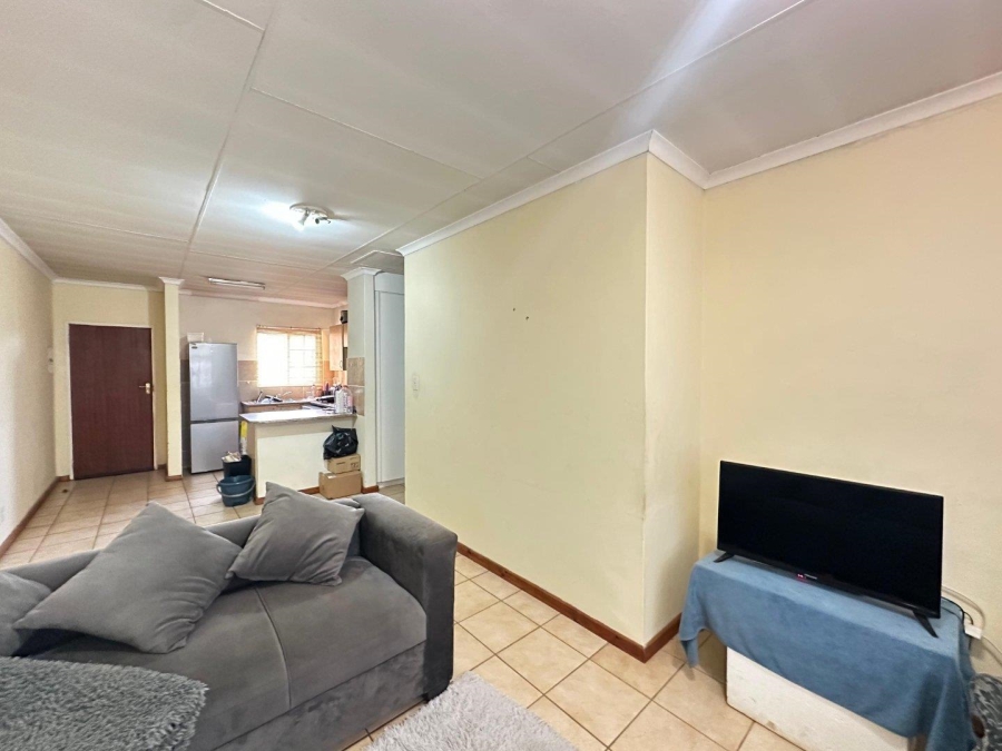 To Let 2 Bedroom Property for Rent in Annlin Gauteng