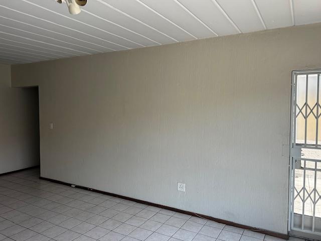 2 Bedroom Property for Sale in New Redruth Gauteng