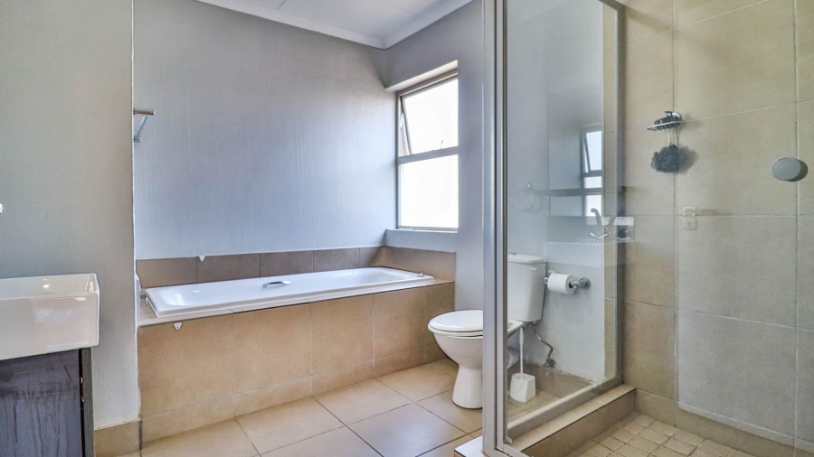 2 Bedroom Property for Sale in Beverley Gauteng