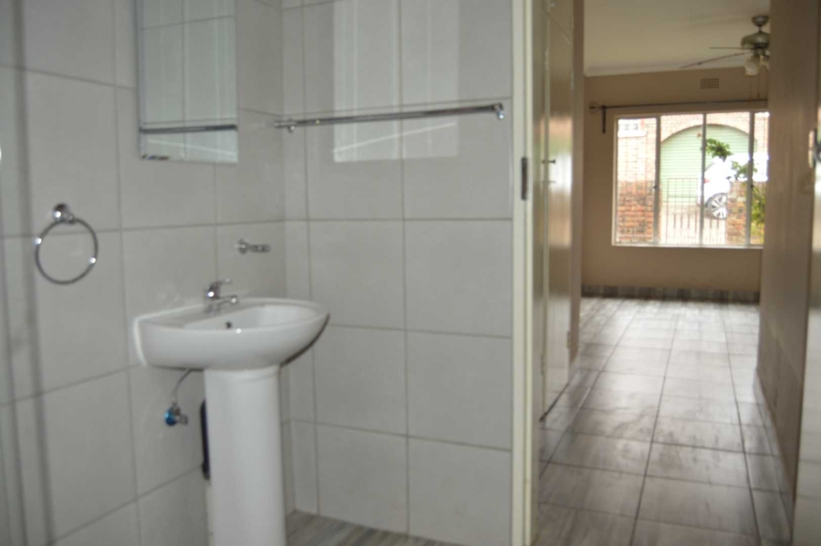 3 Bedroom Property for Sale in Birchleigh Gauteng