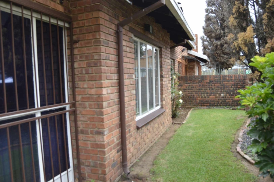 3 Bedroom Property for Sale in Birchleigh Gauteng