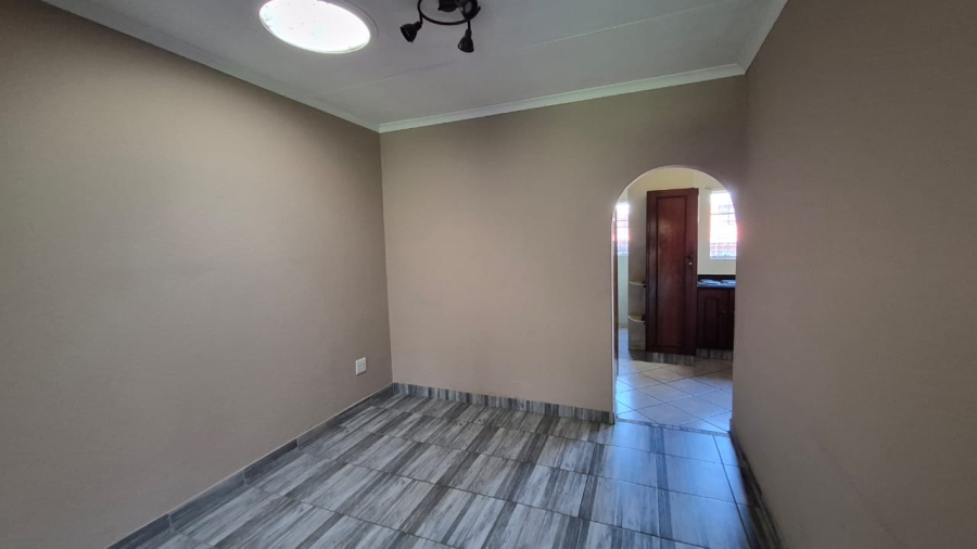 3 Bedroom Property for Sale in Birchleigh Gauteng