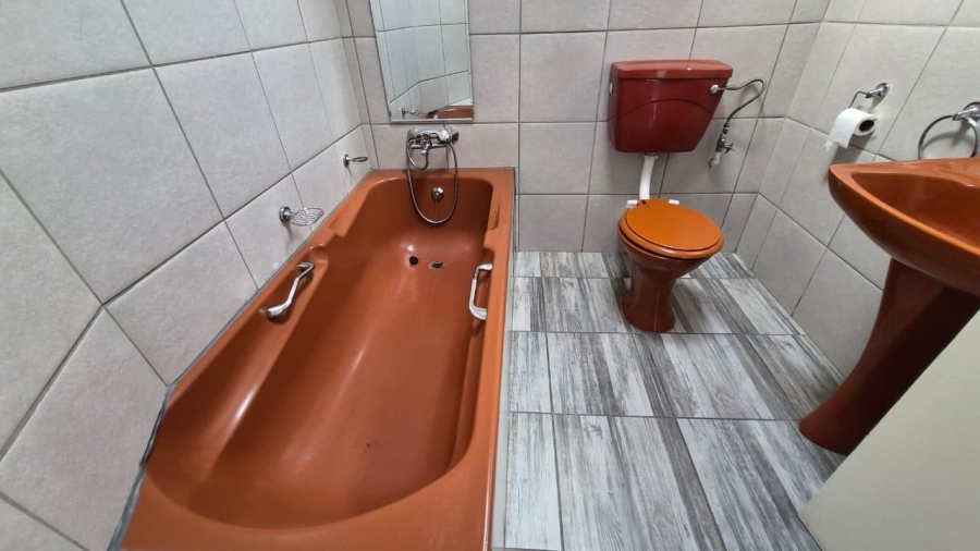3 Bedroom Property for Sale in Birchleigh Gauteng