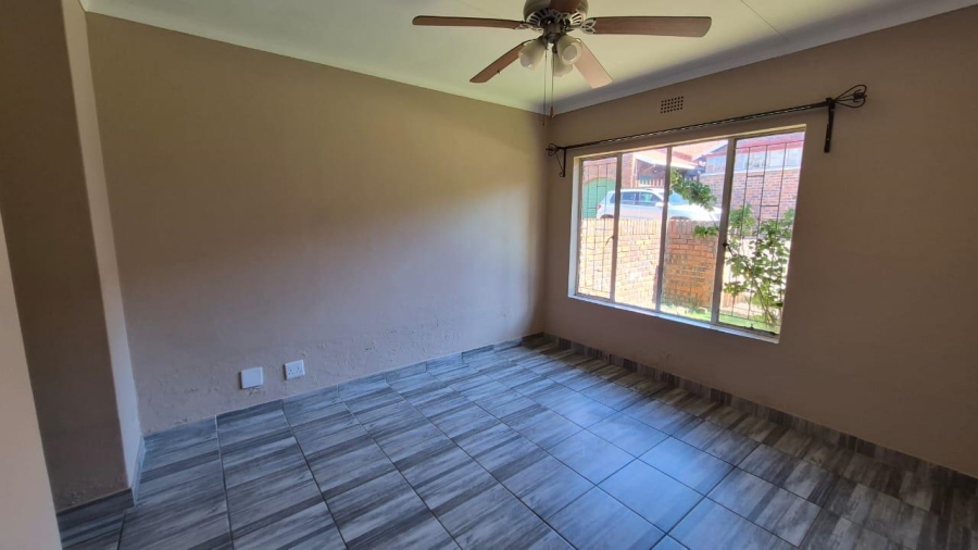 3 Bedroom Property for Sale in Birchleigh Gauteng