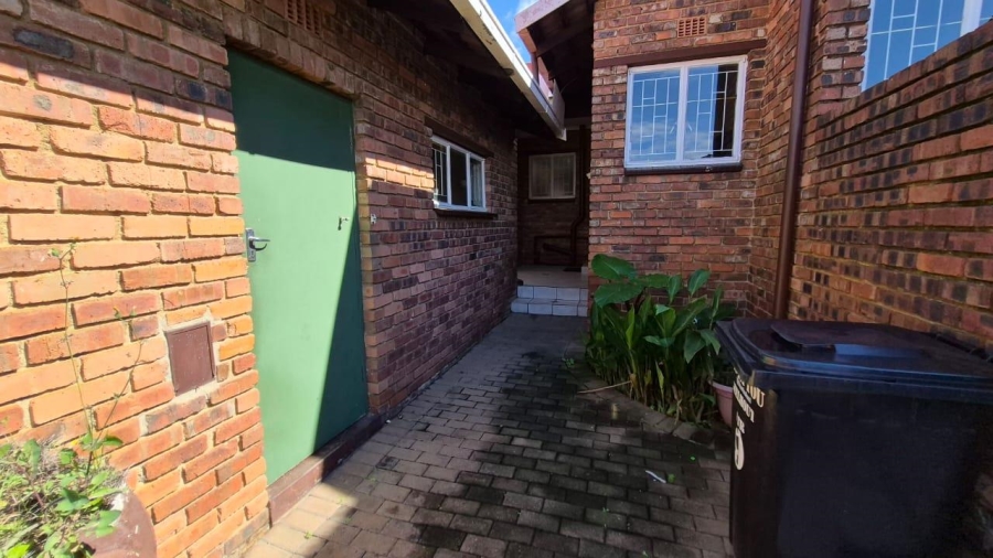 3 Bedroom Property for Sale in Birchleigh Gauteng