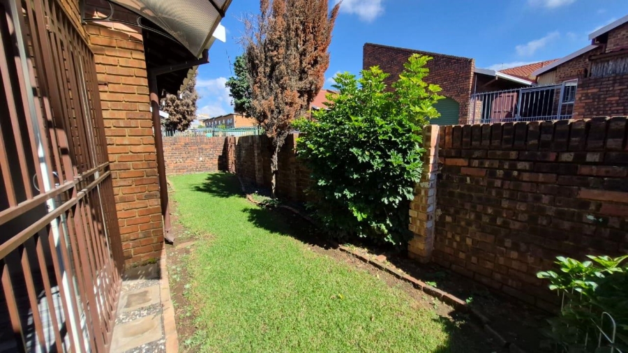 3 Bedroom Property for Sale in Birchleigh Gauteng