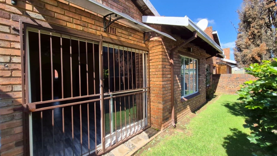 3 Bedroom Property for Sale in Birchleigh Gauteng