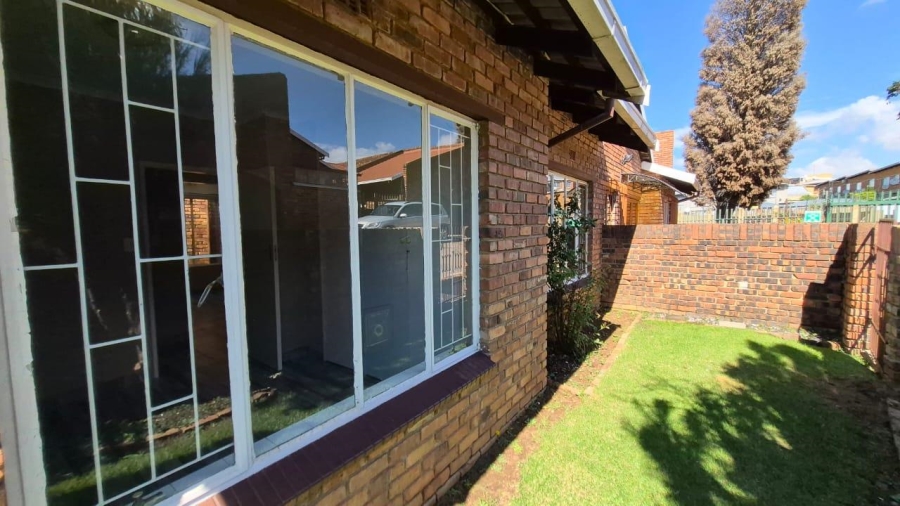 3 Bedroom Property for Sale in Birchleigh Gauteng