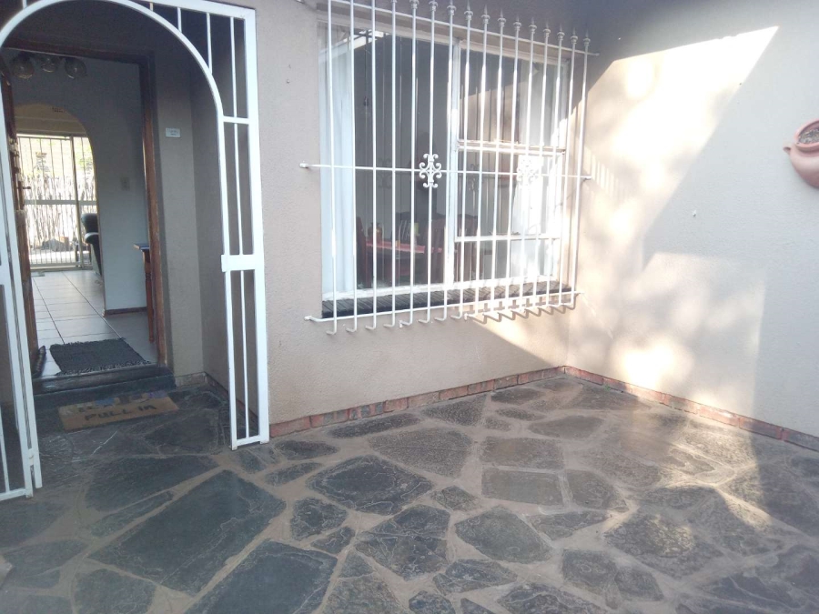 3 Bedroom Property for Sale in Brackenhurst Gauteng