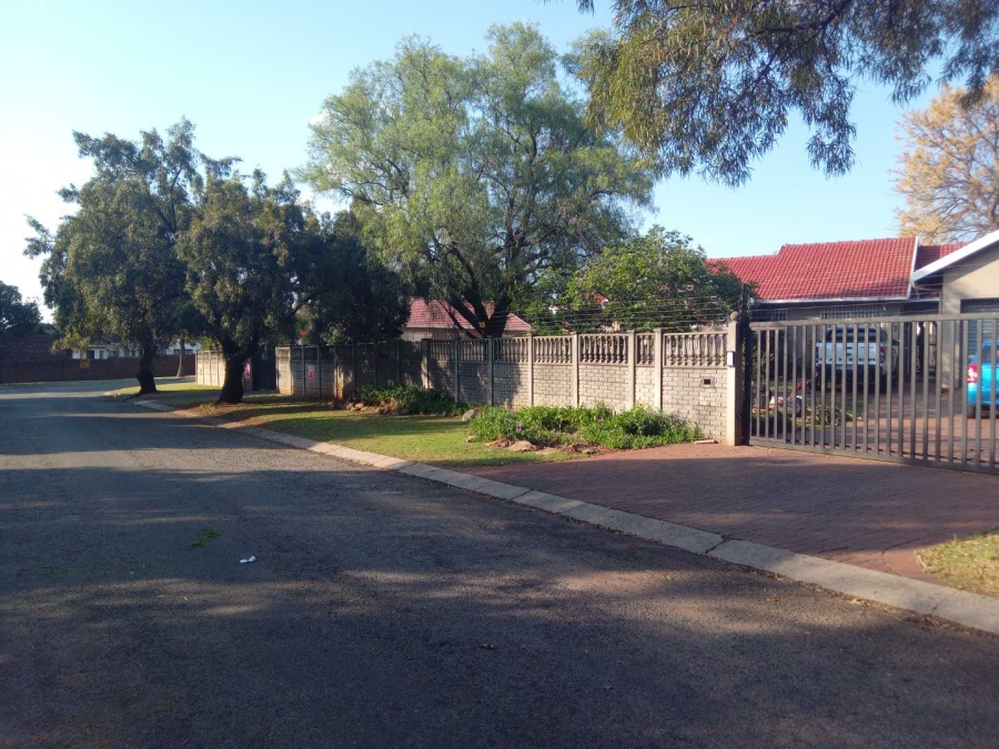 3 Bedroom Property for Sale in Brackenhurst Gauteng