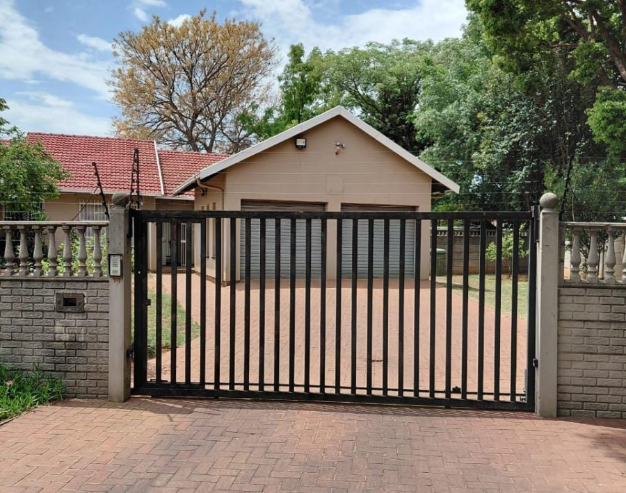 3 Bedroom Property for Sale in Brackenhurst Gauteng