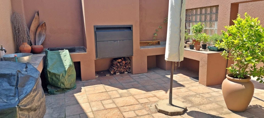 4 Bedroom Property for Sale in Alberante Gauteng