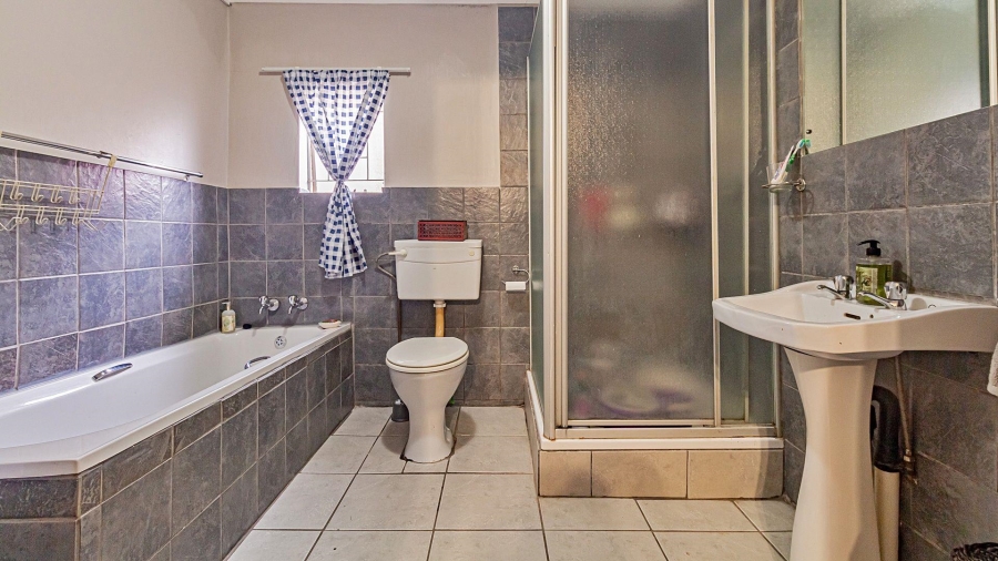 4 Bedroom Property for Sale in Alberante Gauteng